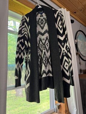 Cozy Black & White Geometric Open-Front Sweater